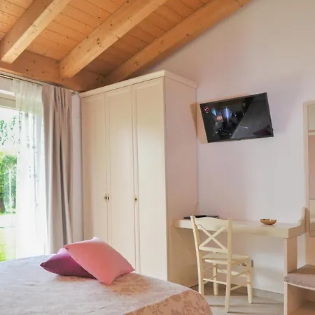 فندق مبيت وإفطار Paradiso Degli Ulivi *