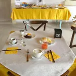 Oda ve Kahvaltı Paradiso Degli Ulivi Peschiera del Garda