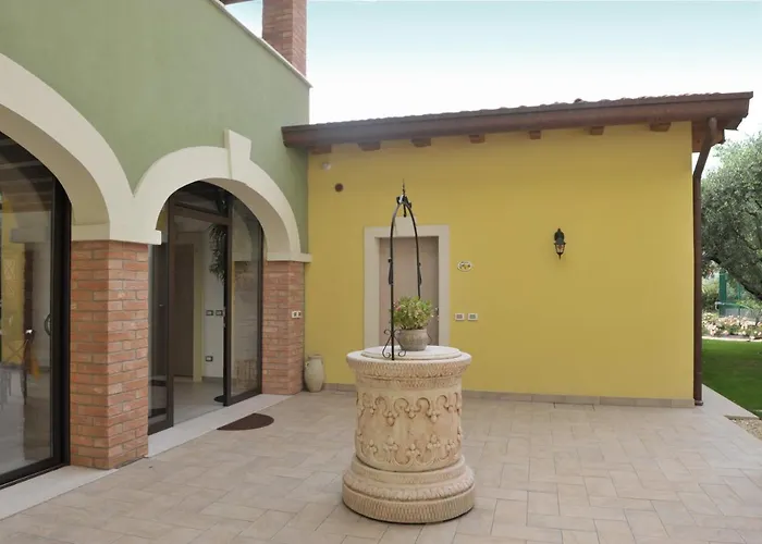 Paradiso Degli Ulivi Bed & Breakfast 3*